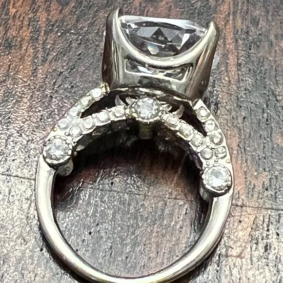 Solitaire Ring - Picture 2 of 6